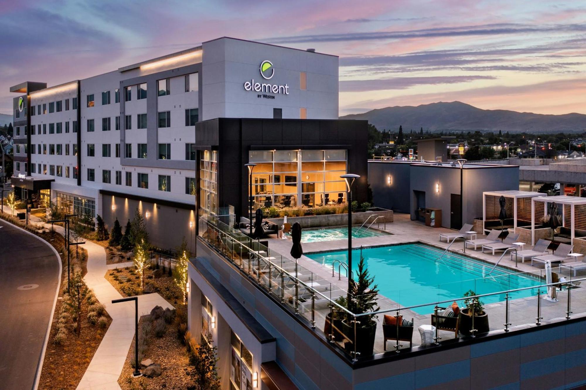 ホテル Element Reno Experience District エクステリア 写真